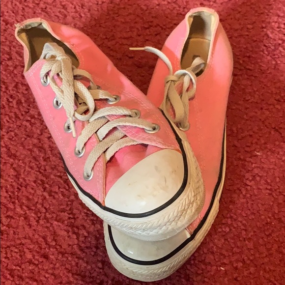 Converse Shoes - Pink Converse All Stars - size 4 unisex 6 women’s
